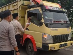 Perduli Terhadap Masyarakat diwilayah Hukum nya Polsek Tanah Abang Bagikan Takjil 