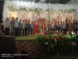 Kepala Desa SePALI  Hadiri Undangan Pernikahan ,Putra Kades  Tanding Marga 