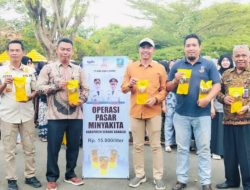 Camat Anyar Gelar Pasar Murah Bagikan Minyakita Bersama PT Argo Serang Berkah.