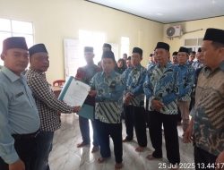 Kepala Desa Labuan Iwan Kobok Lantik 22 Ketua RT Dan 4 RW Di Aulah Kantor Desa Labuan