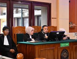 Hakim Pengadilan Negeri Jambi Memutuskan Pidana SEUMUR HIDUP Terhadap Terdakwa Helen Dian Krisnawati dalam perkara tindak pidana narkotika