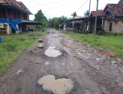 Jalan Rusak Bertahun-tahun, Warga Tebing Bulang Pertanyakan Kinerja PUPR Muba